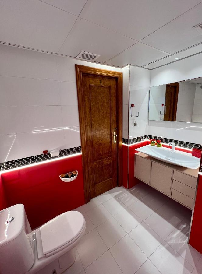 Apartamento A Las Puertas De La Alhambra グラナダ エクステリア 写真
