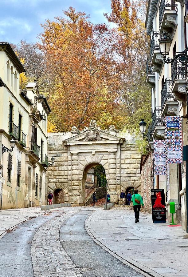 Apartamento A Las Puertas De La Alhambra グラナダ エクステリア 写真